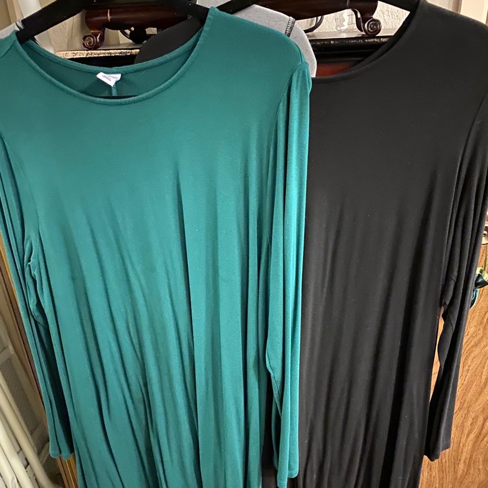 2 Old Navy long sleeve dresses.